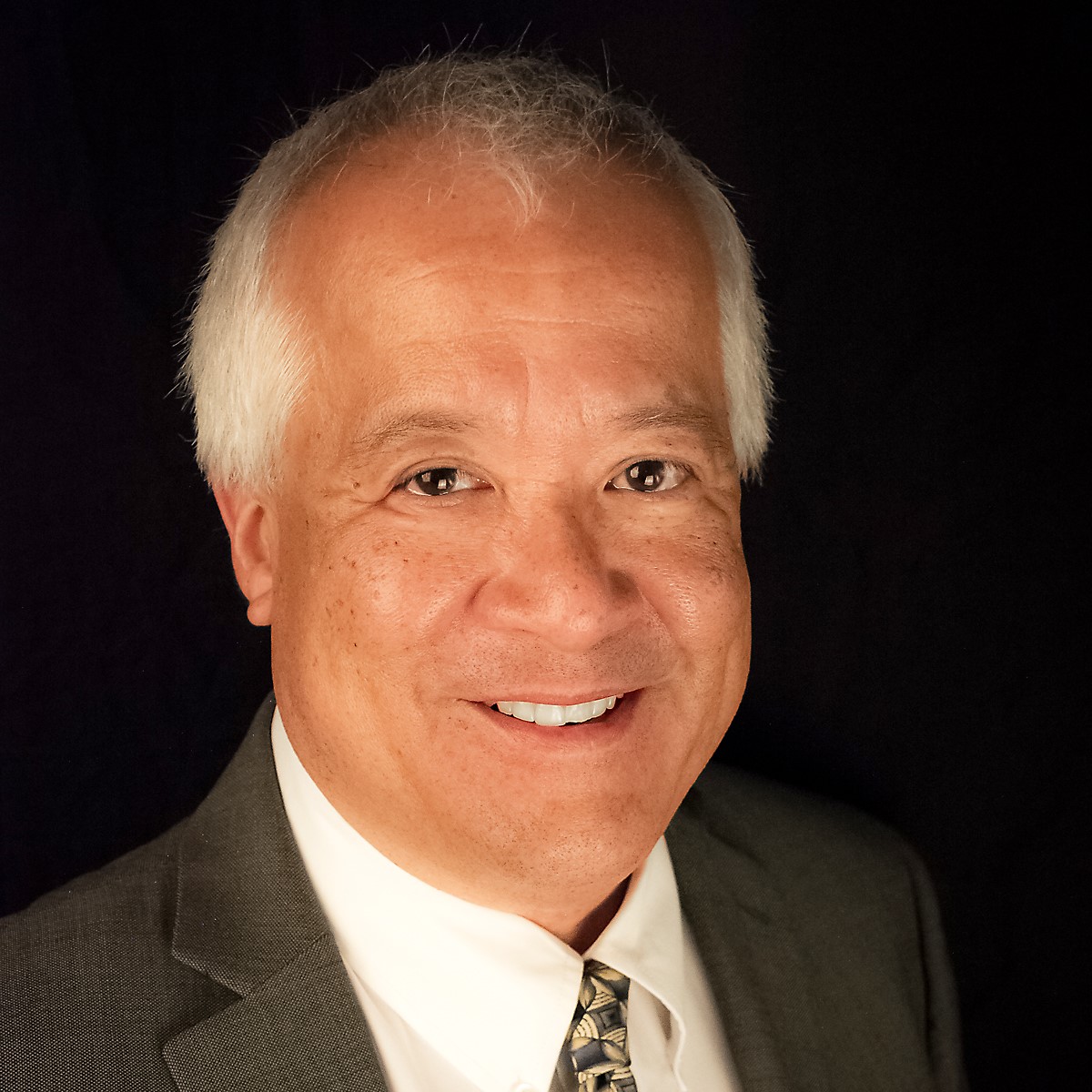 Kemper Lewis / Senior Loan Officer / Instructor for the Real Estate Commissions Annual Update Course / Team Lead of The Home Finance Team 01