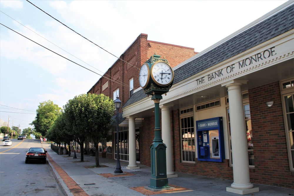 The Bank of Monroe 01