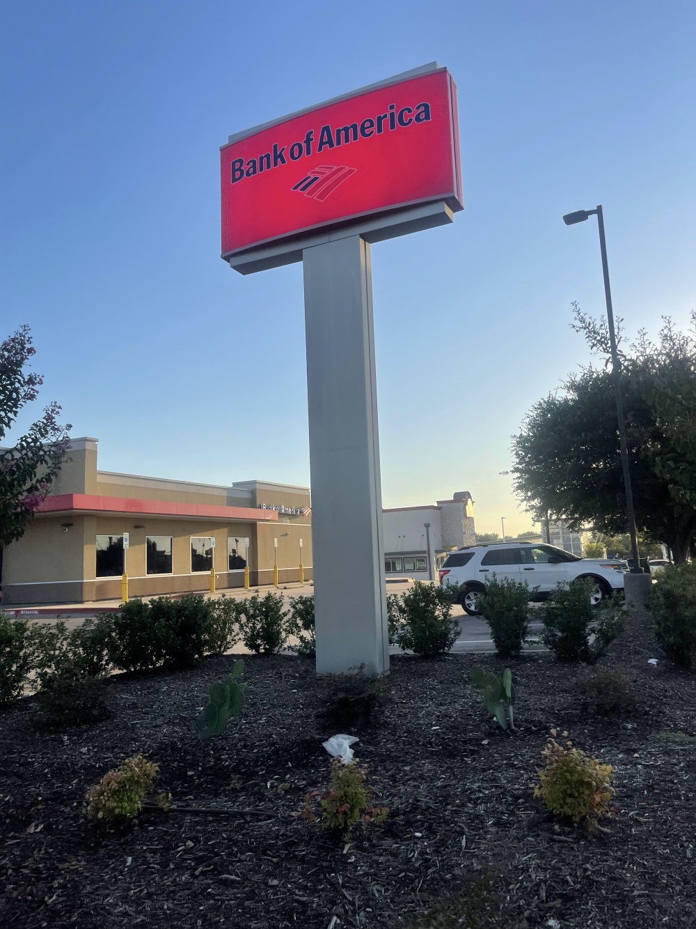 Bank of America (with Drive-thru ATM) 01