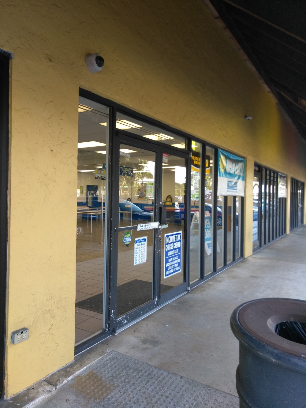 The Check Cashing Store 01