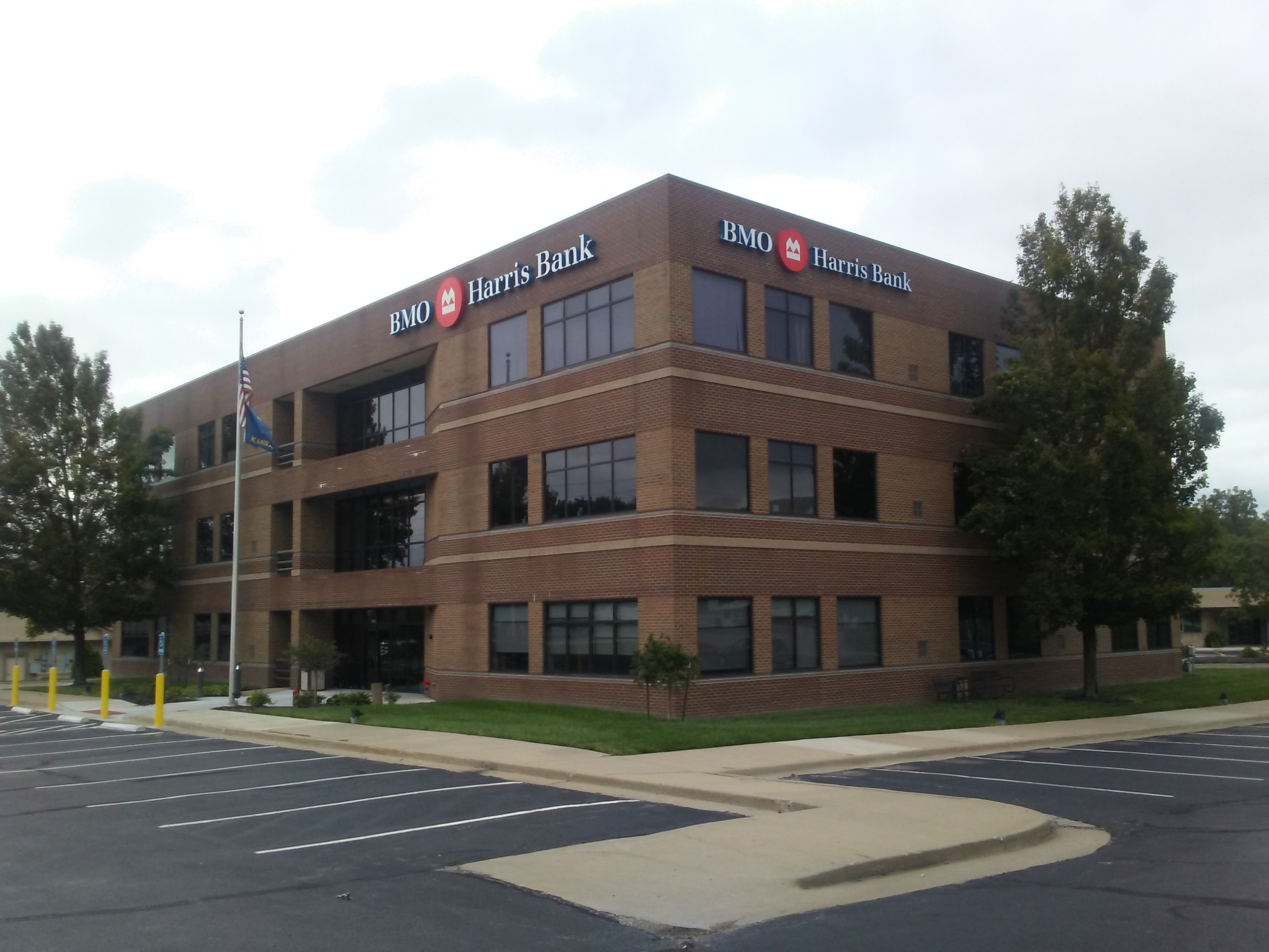 BMO Harris Bank 01