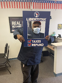 Liberty Tax & Loans 02