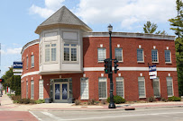 PyraMax Bank 01