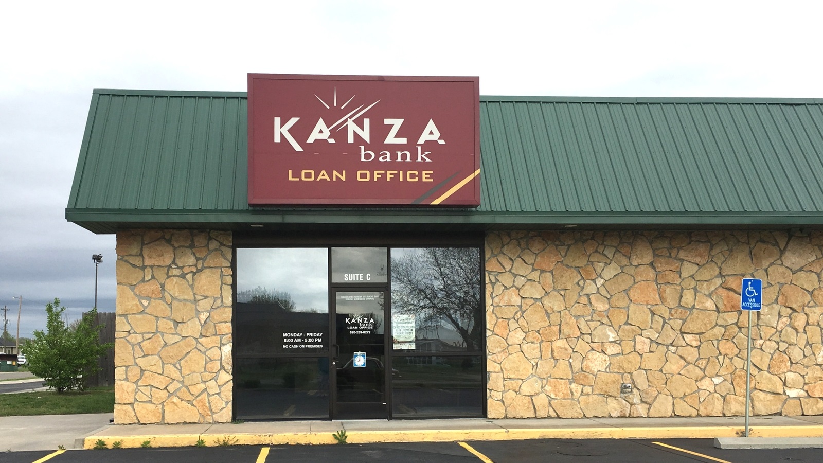 KANZA Bank Loan Office 01