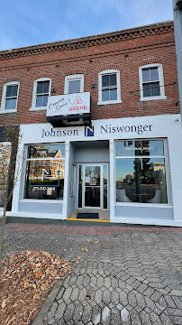 Johnson & Niswonger Financial 02