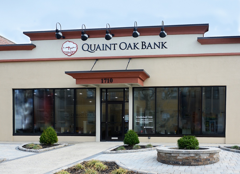 Quaint Oak Bank 01
