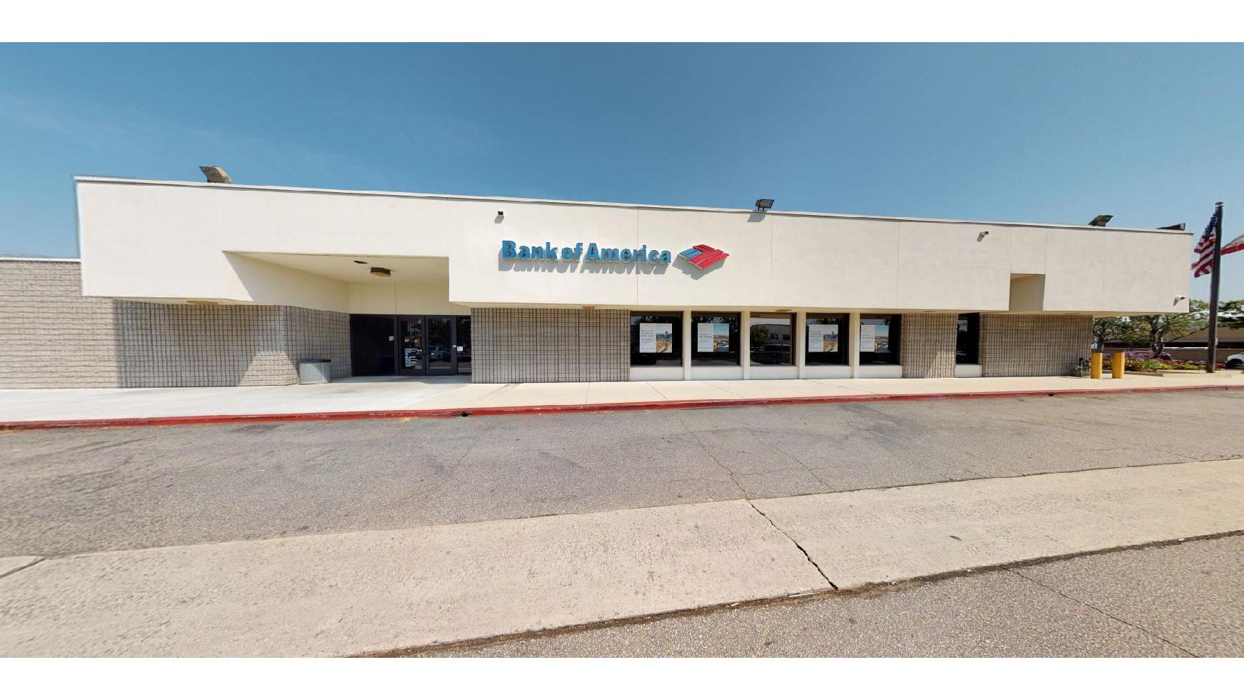 Bank of America (with Drive-thru ATM) 01