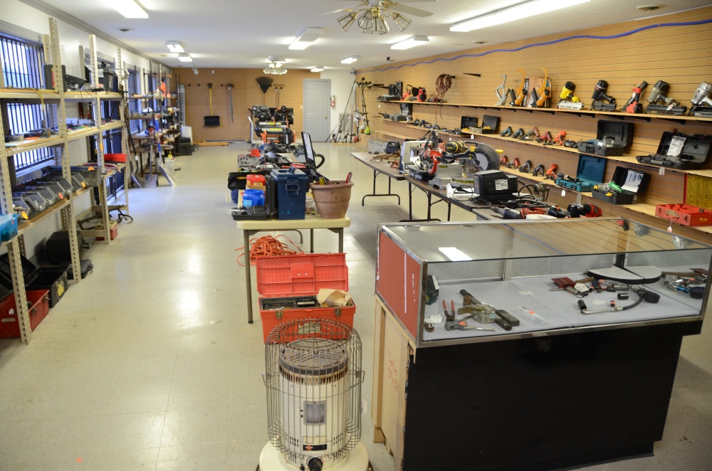 Dixie Pawn & Guns 01