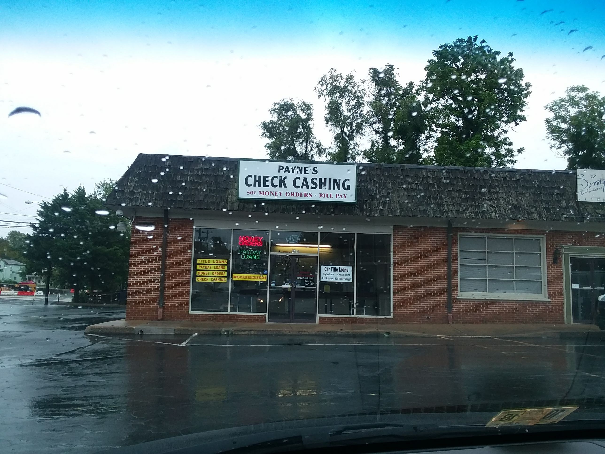 Payne's Check Cashing 01