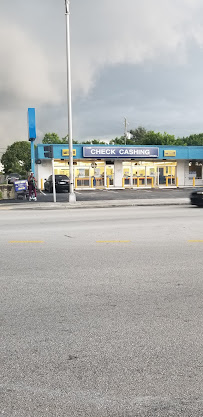 The Check Cashing Store 03