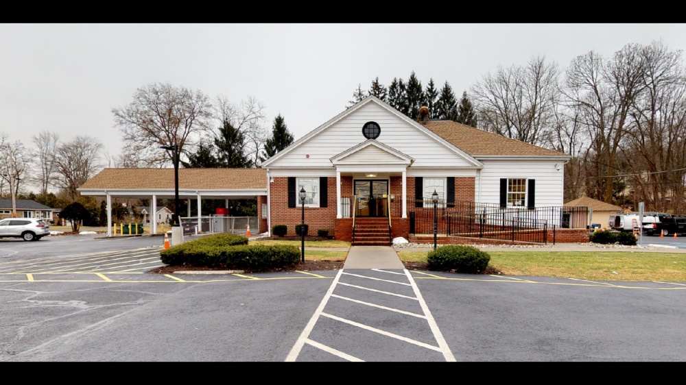 Bank of America (with Drive-thru ATM) 01