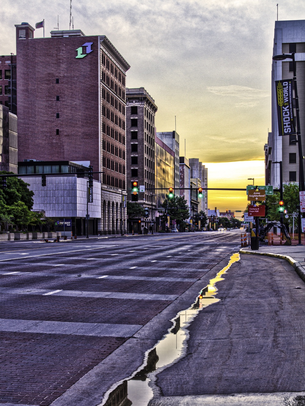 INTRUST Bank 01