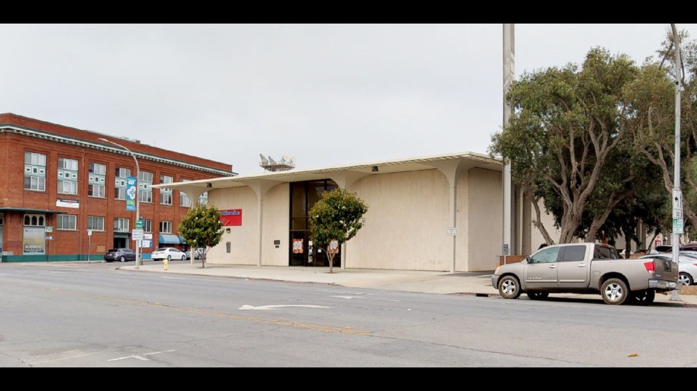 Bank of America (with Drive-thru ATM) 01