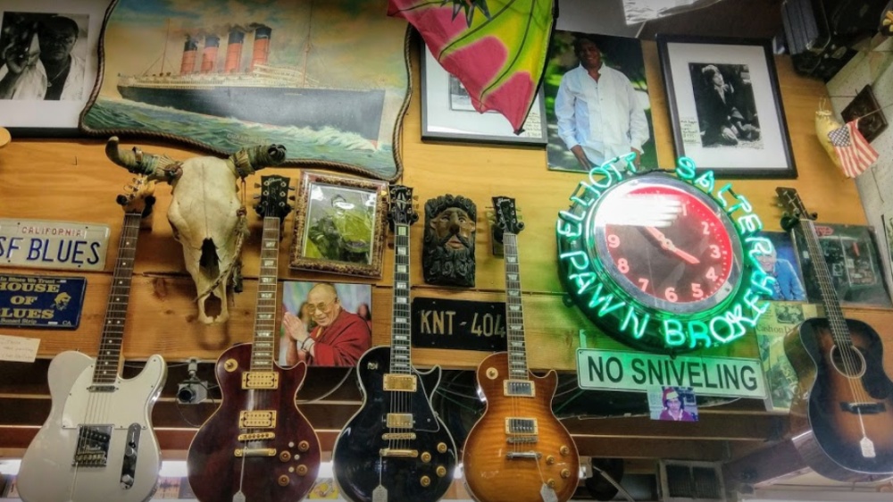 Elliott Salter Pawnshop 01