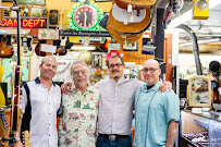 Elliott Salter Pawnshop 03
