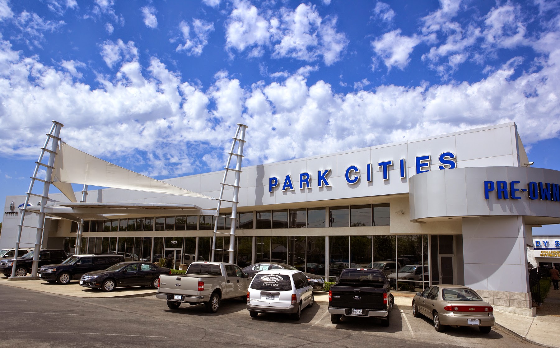 Planet Ford Dallas 01
