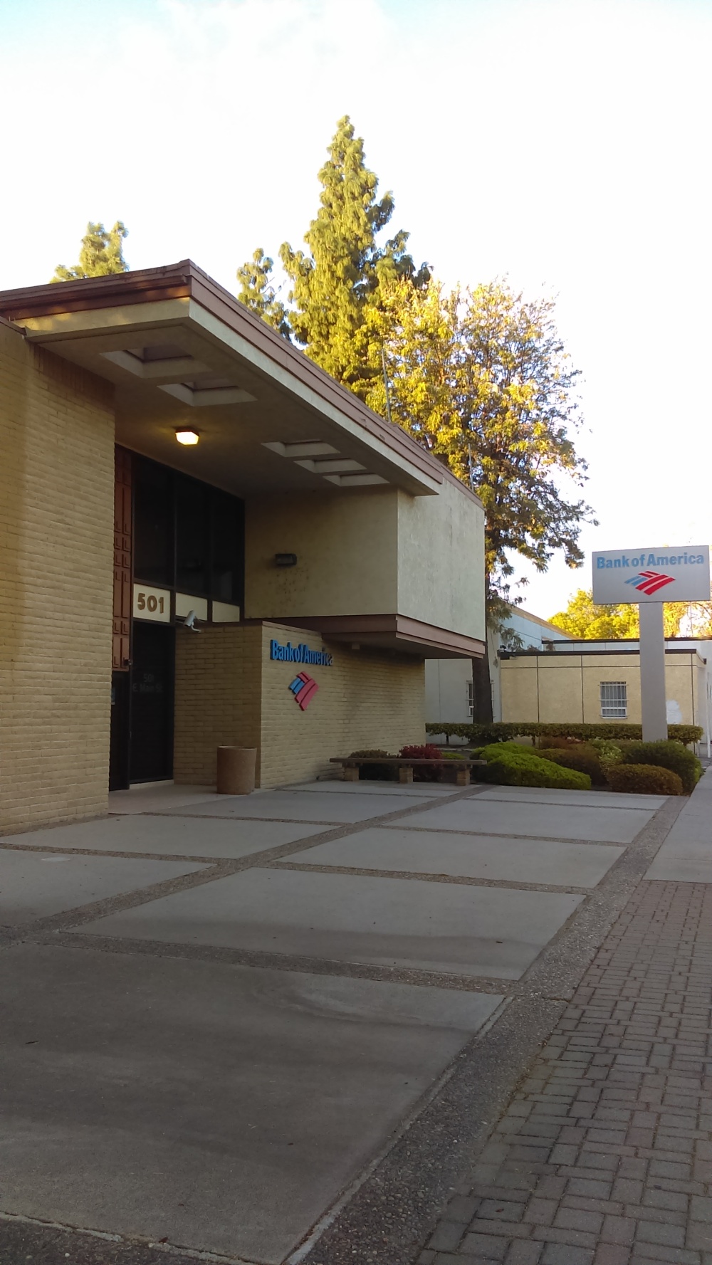Bank of America (with Drive-thru ATM) 01