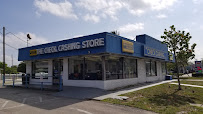 The Check Cashing Store 04