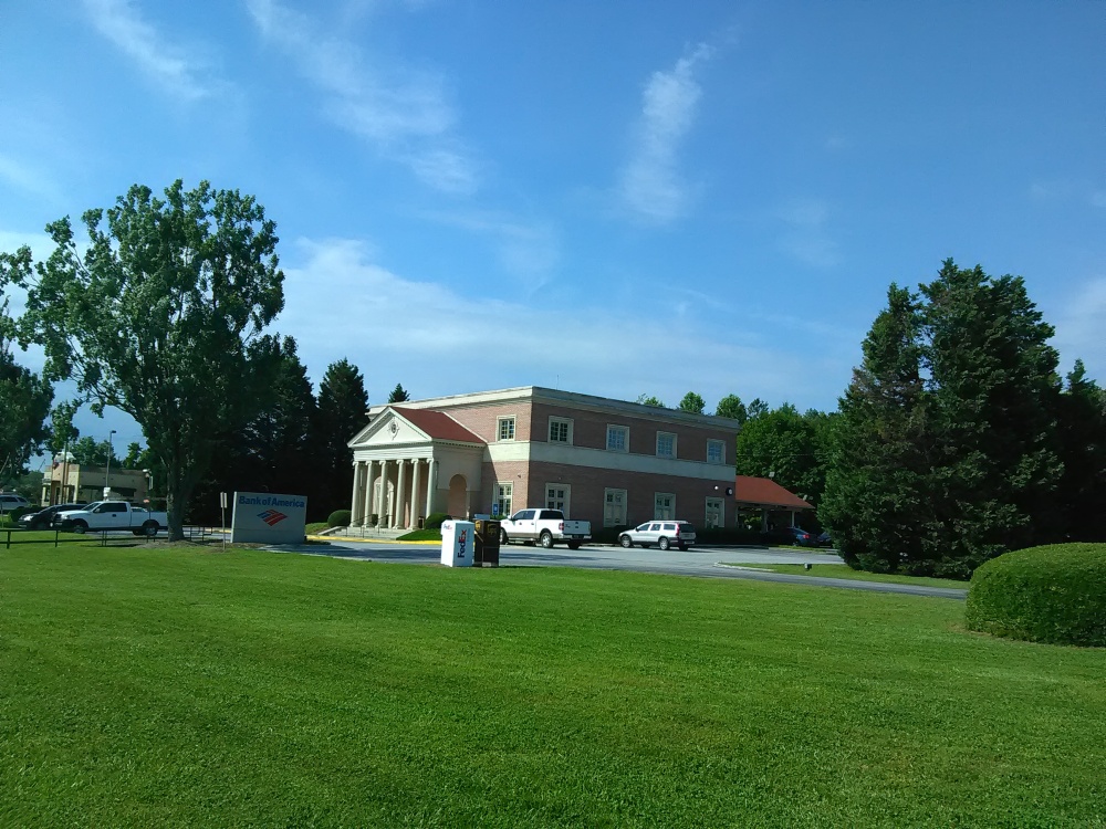 Bank of America (with Drive-thru ATM) 01