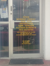 William's Pawn & Gun 02