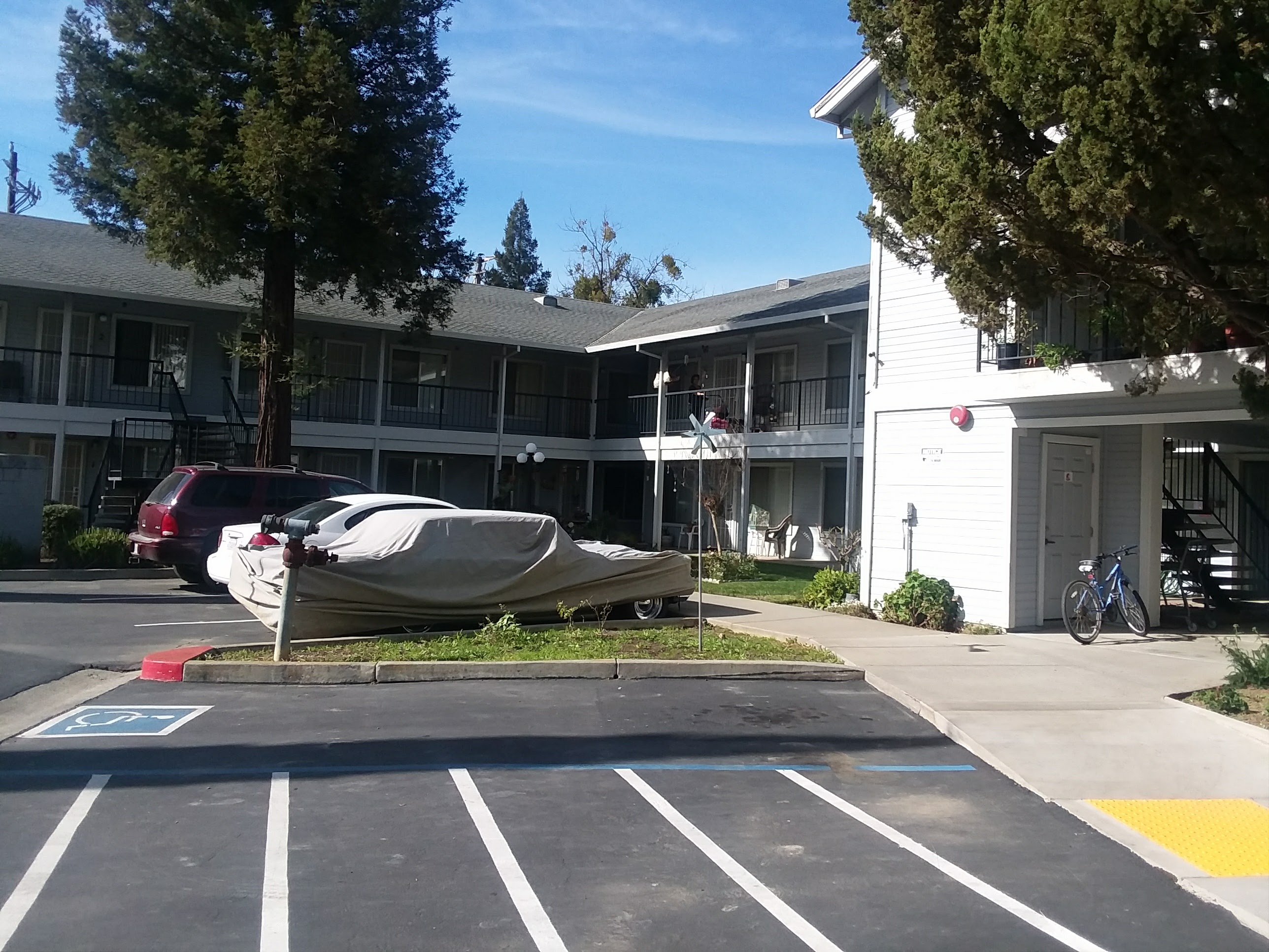 Knights Landing Harbor Apartments 01