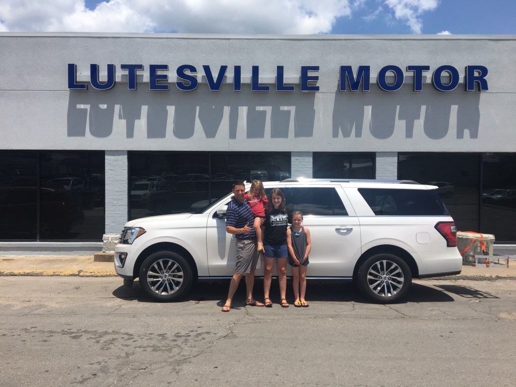 Lutesville Ford 01