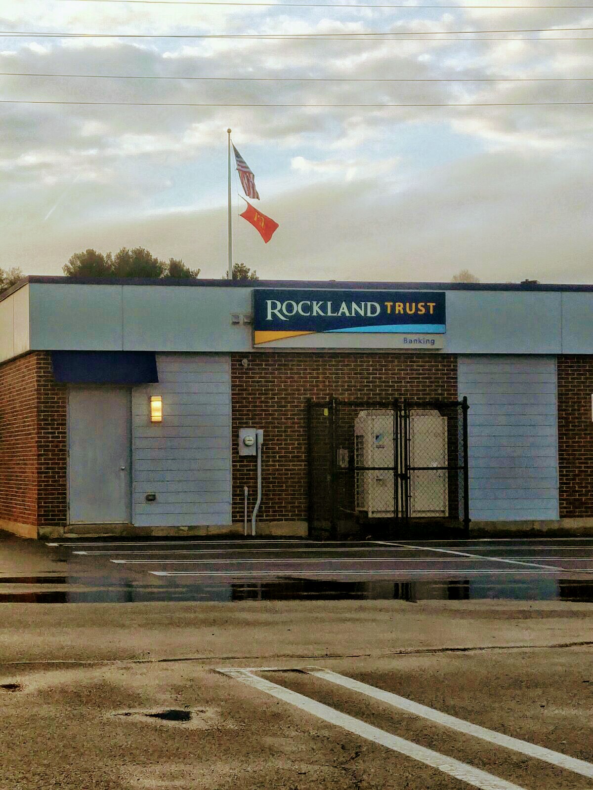 Rockland Trust Bank 01
