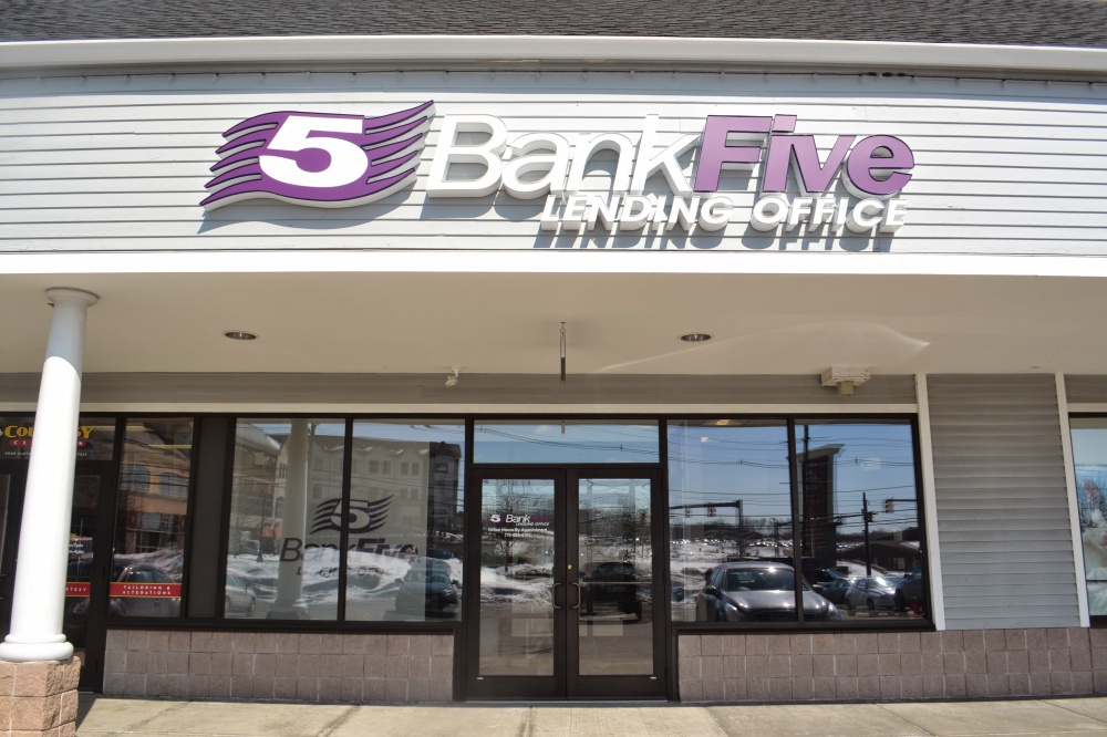 BankFive Lending Office 01
