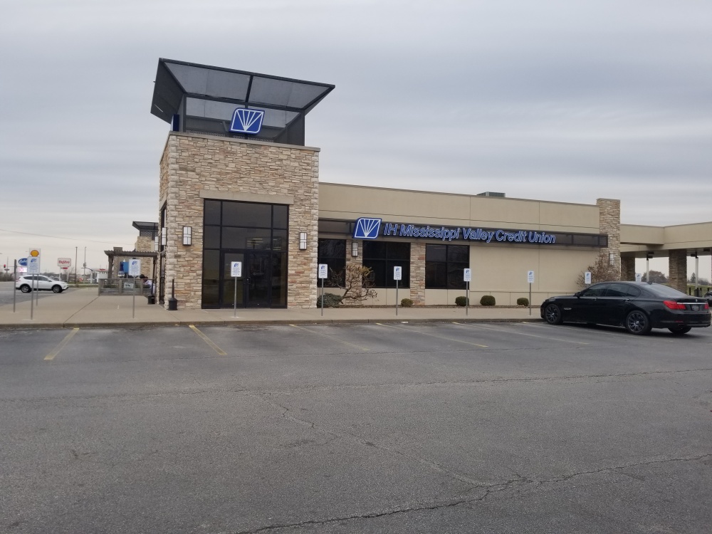 IH Mississippi Valley Credit Union 01