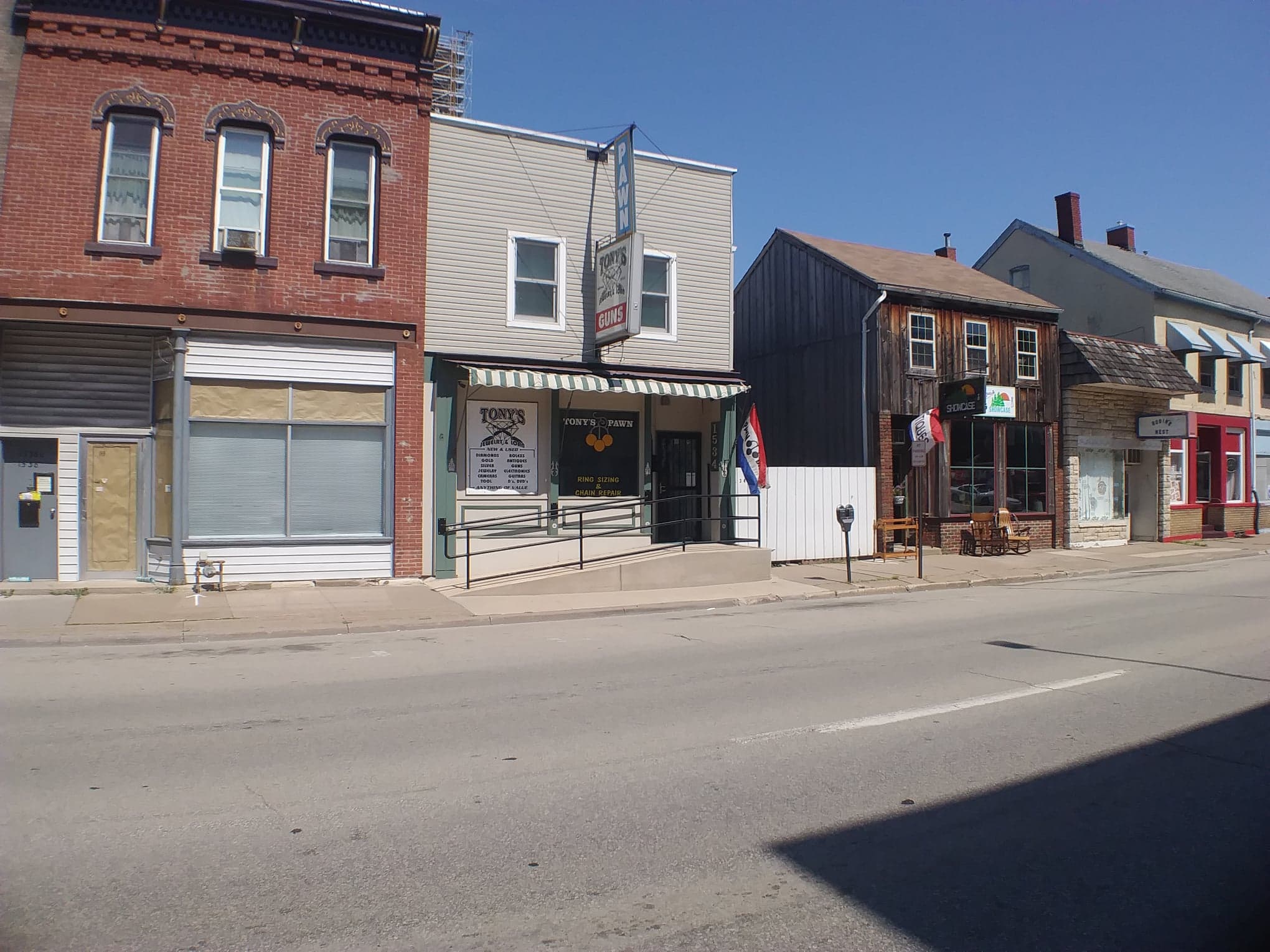 Tony's Jewelry & Loan 01
