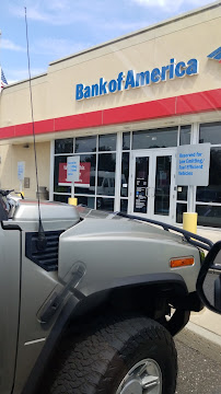 Bank of America (with Drive-thru ATM) 04