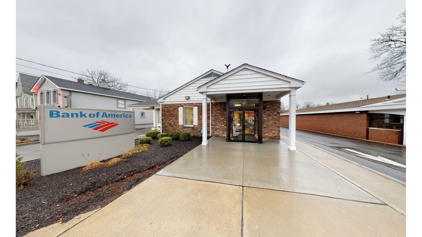 Bank of America (with Drive-thru ATM) 01