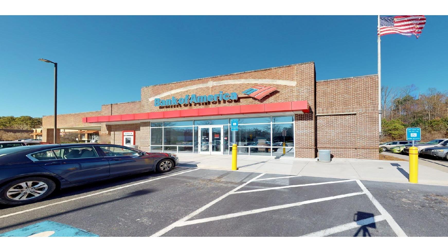 Bank of America (with Drive-thru ATM) 01