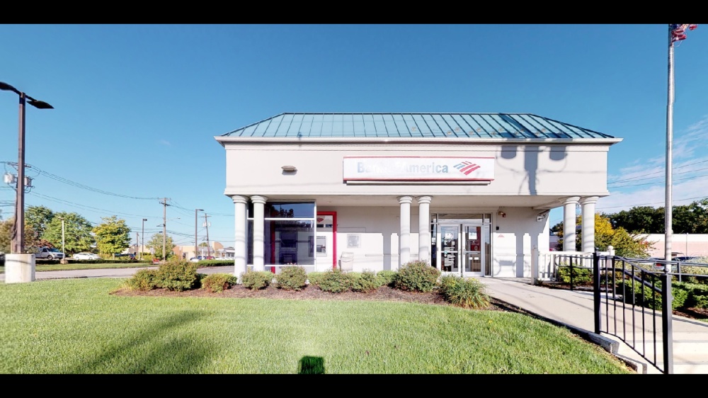 Bank of America (with Drive-thru ATM) 01