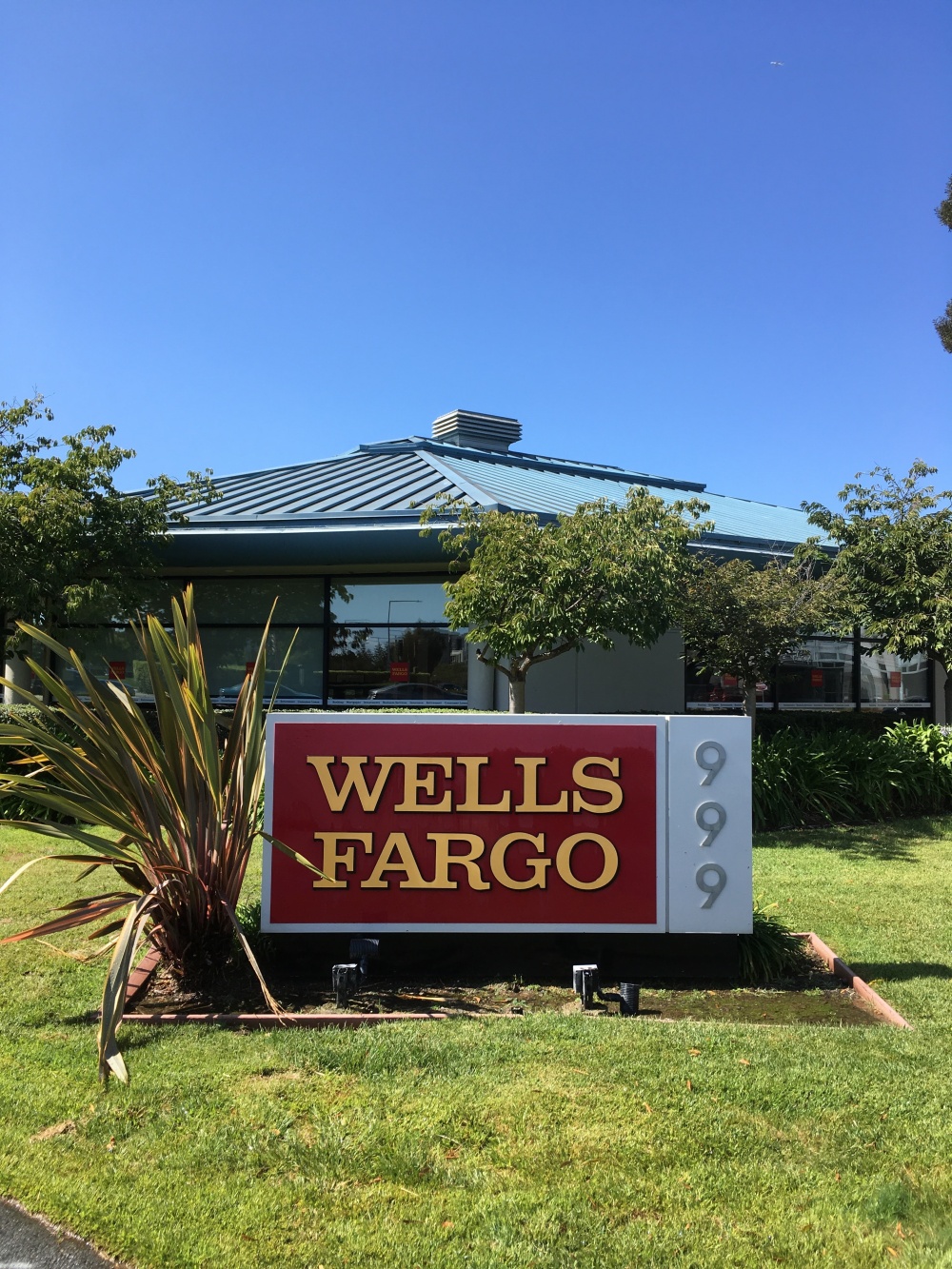 Wells Fargo Bank 01