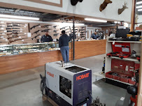 R&R Gun and Pawn 03