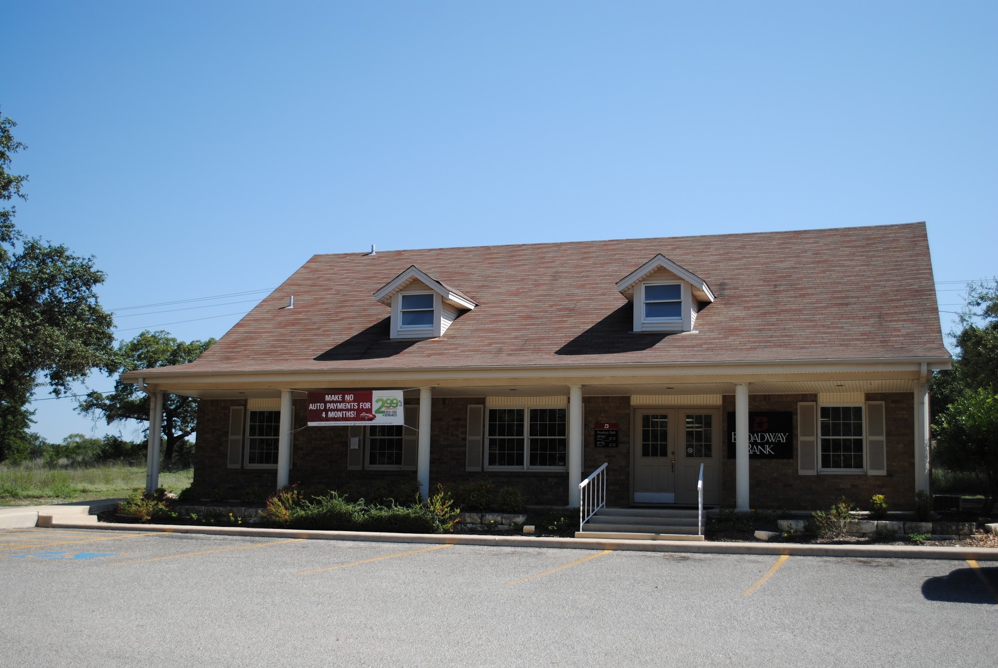 Broadway Bank - Wimberley Financial Center 01