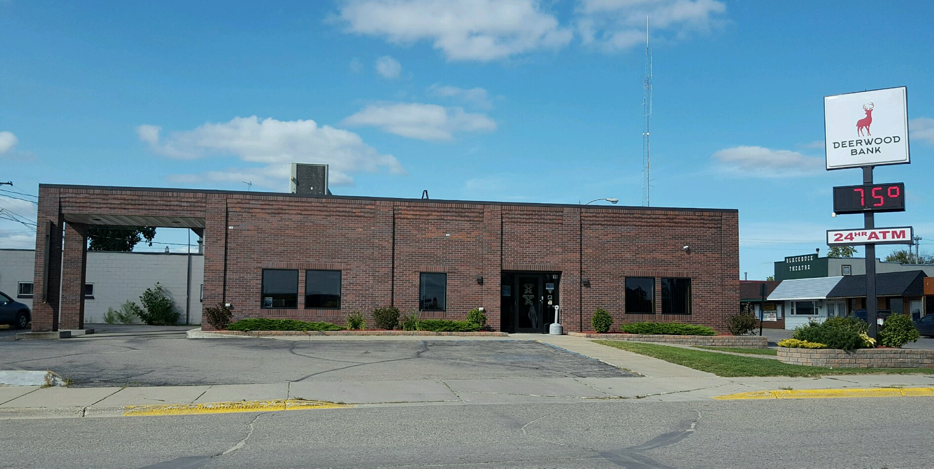Deerwood Bank 01