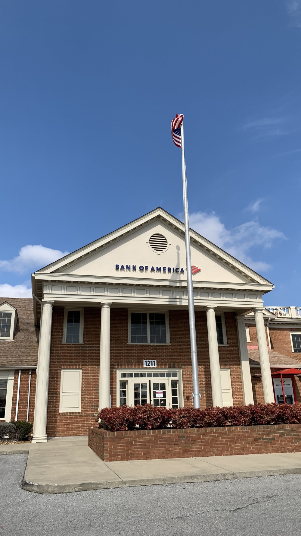 Bank of America (with Drive-thru ATM) 01