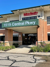 Edina Realty 04