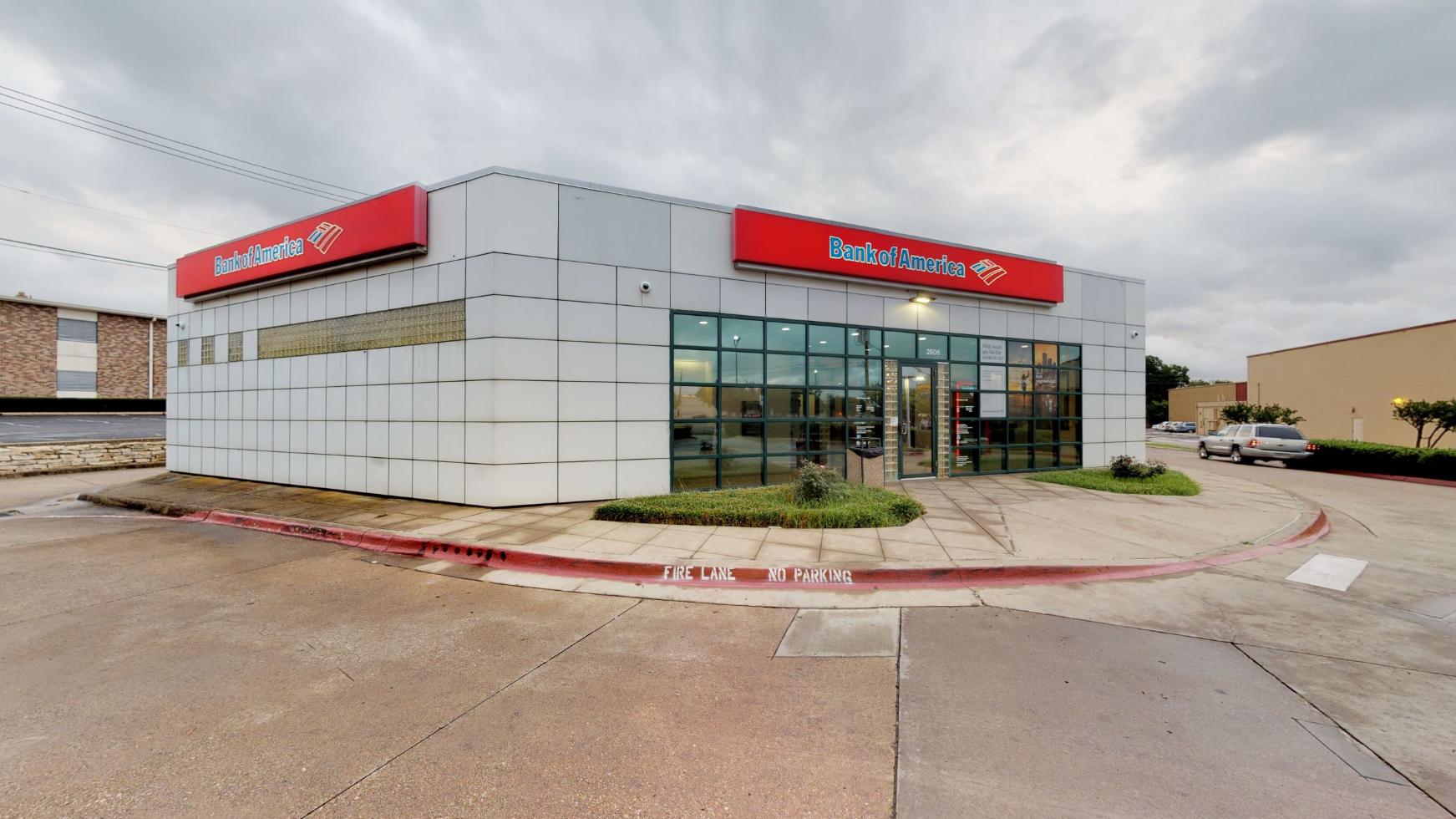 Bank of America (with Drive-thru ATM) 01