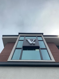 Vast Bank 04