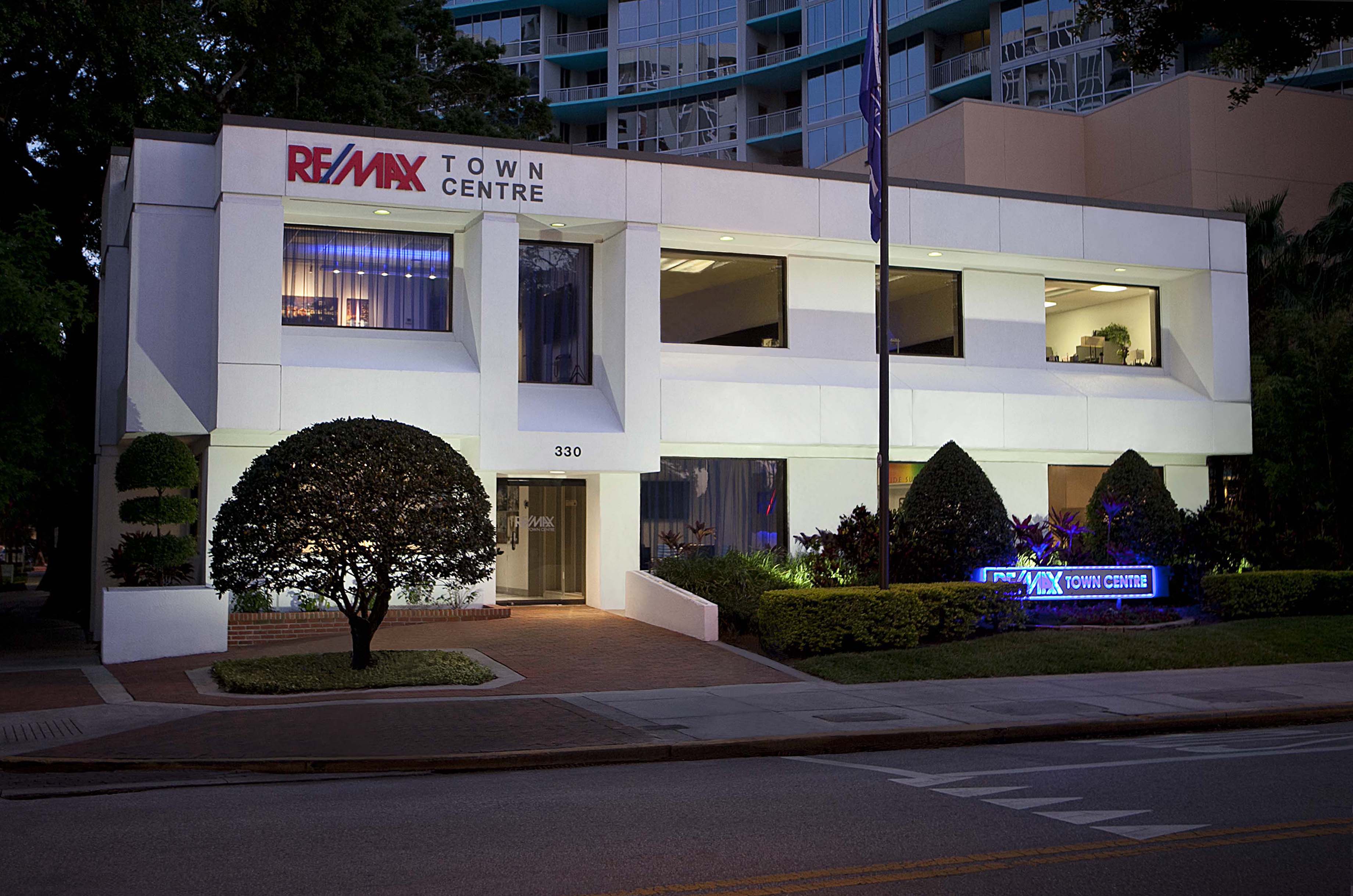 RE/MAX Town Centre 01