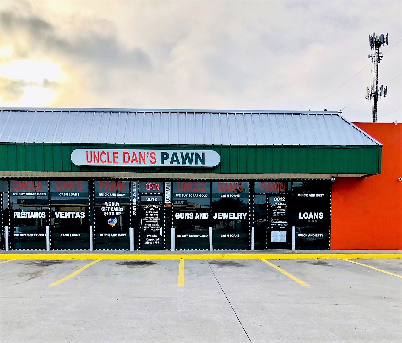 Uncle Dan's Pawn Shop - Big Town Mesquite 01
