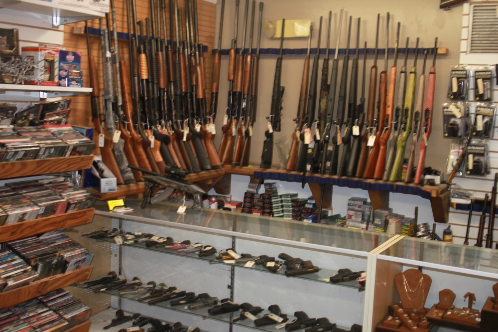 Wellborn Pawn & Gun 01