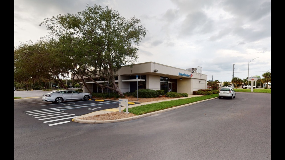 Bank of America (with Drive-thru ATM) 01