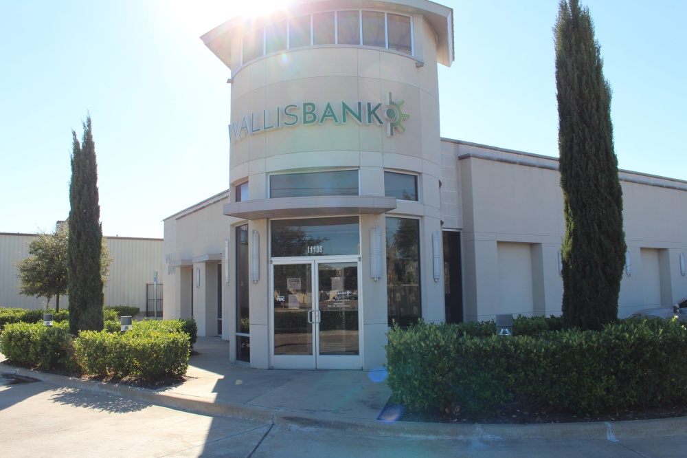 Wallis Bank 01