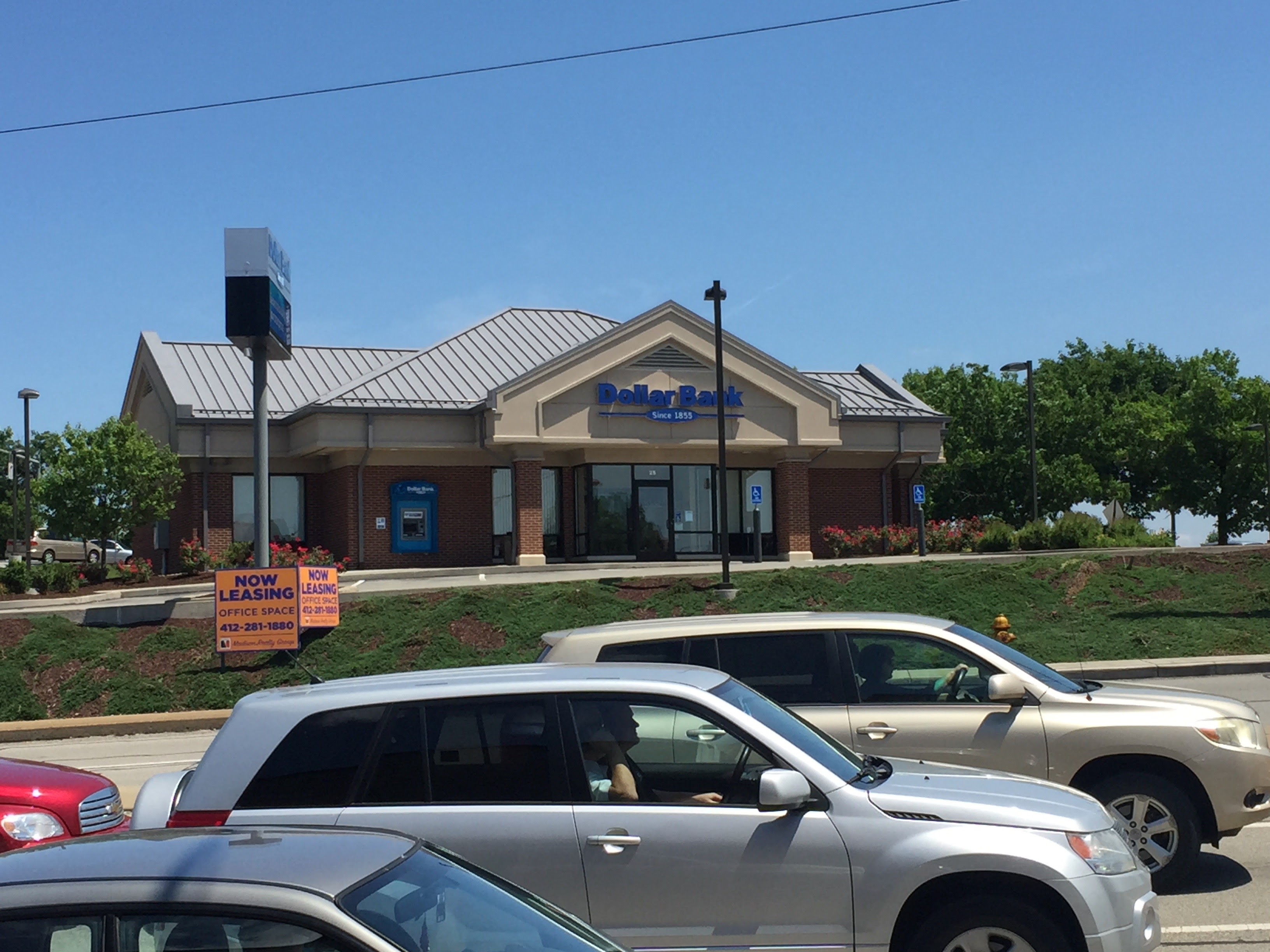 Dollar Bank 01