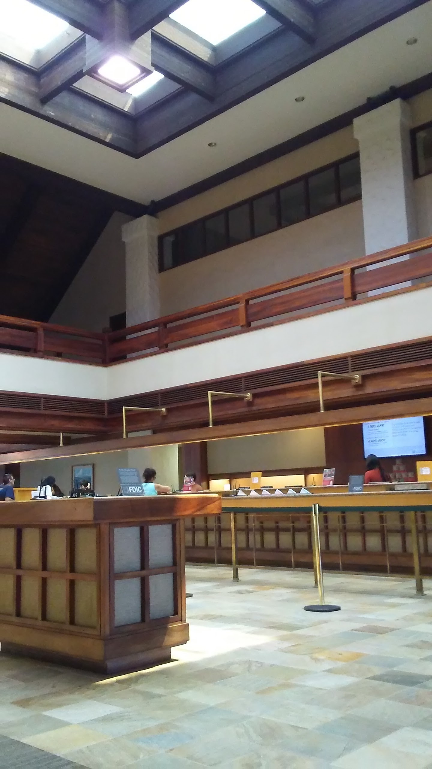 First Hawaiian Bank Kahului Branch 01