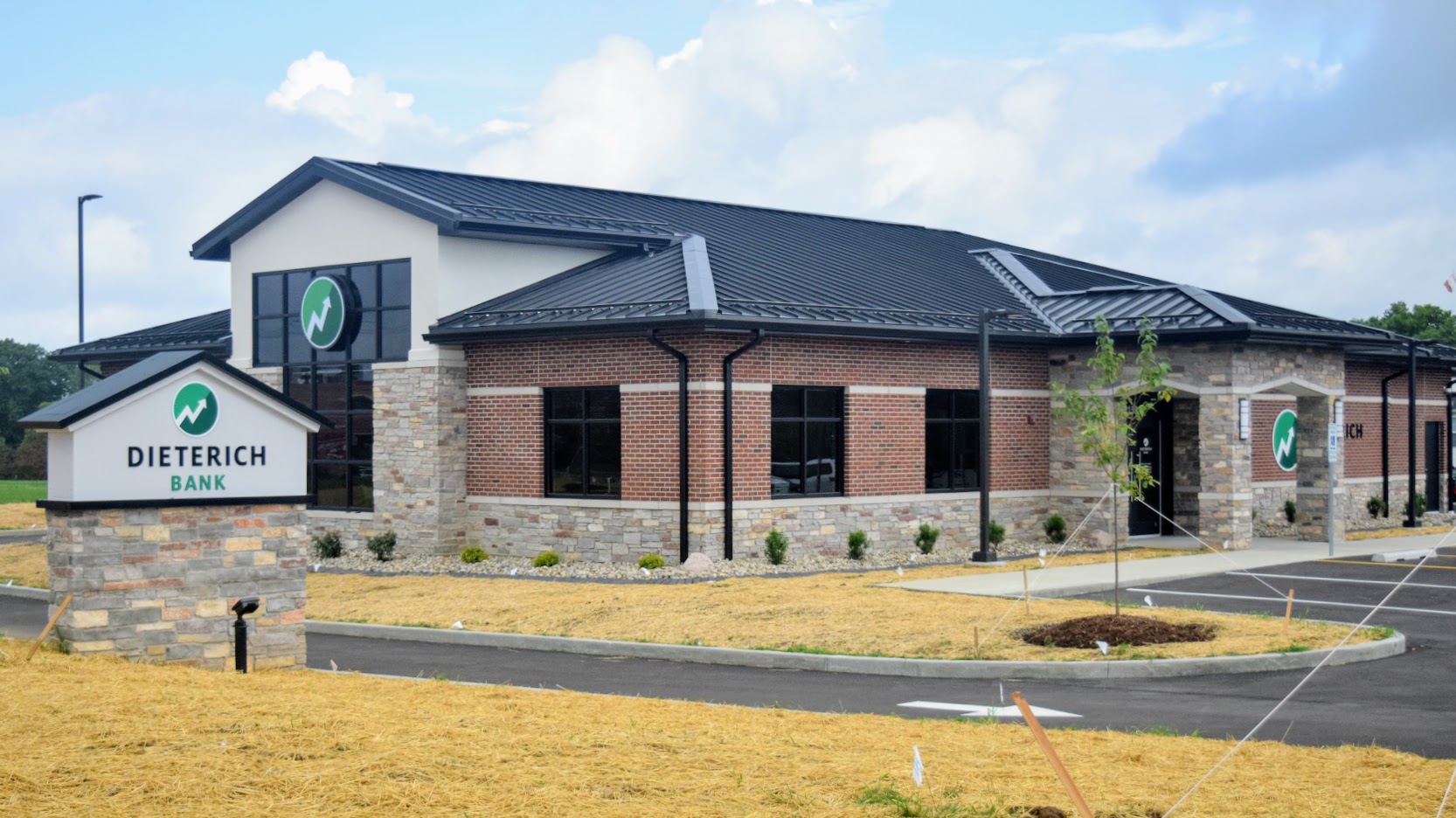 Dieterich Bank Edwardsville 01